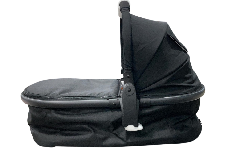 Shop Mockingbird Bassinet, 2026+, Black at GoodBuy Gear