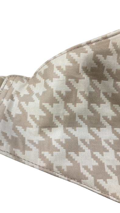 Shop Mabē The Monarch Toddler Sling, Houndstooth at GoodBuy Gear