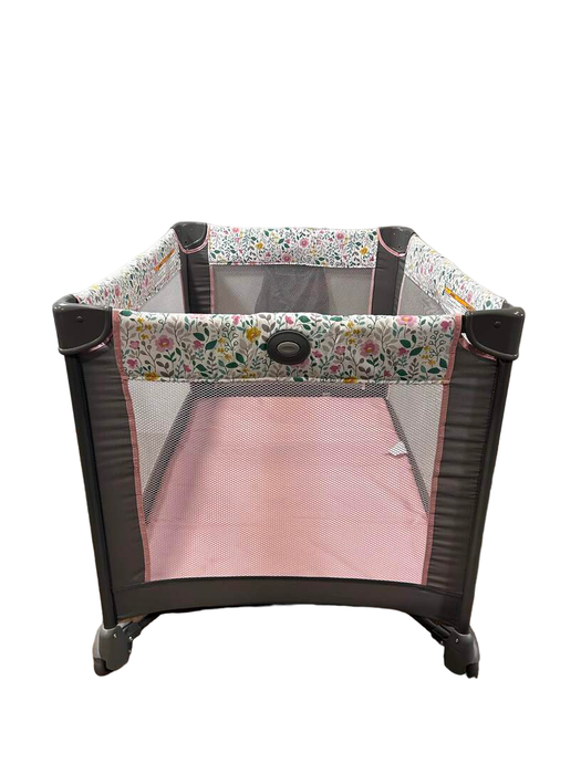 Graco Pack 'n Play On The Go Playard And Bassinet, Tasha