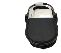 Shop Mockingbird Bassinet, 2026+, Oat at GoodBuy Gear