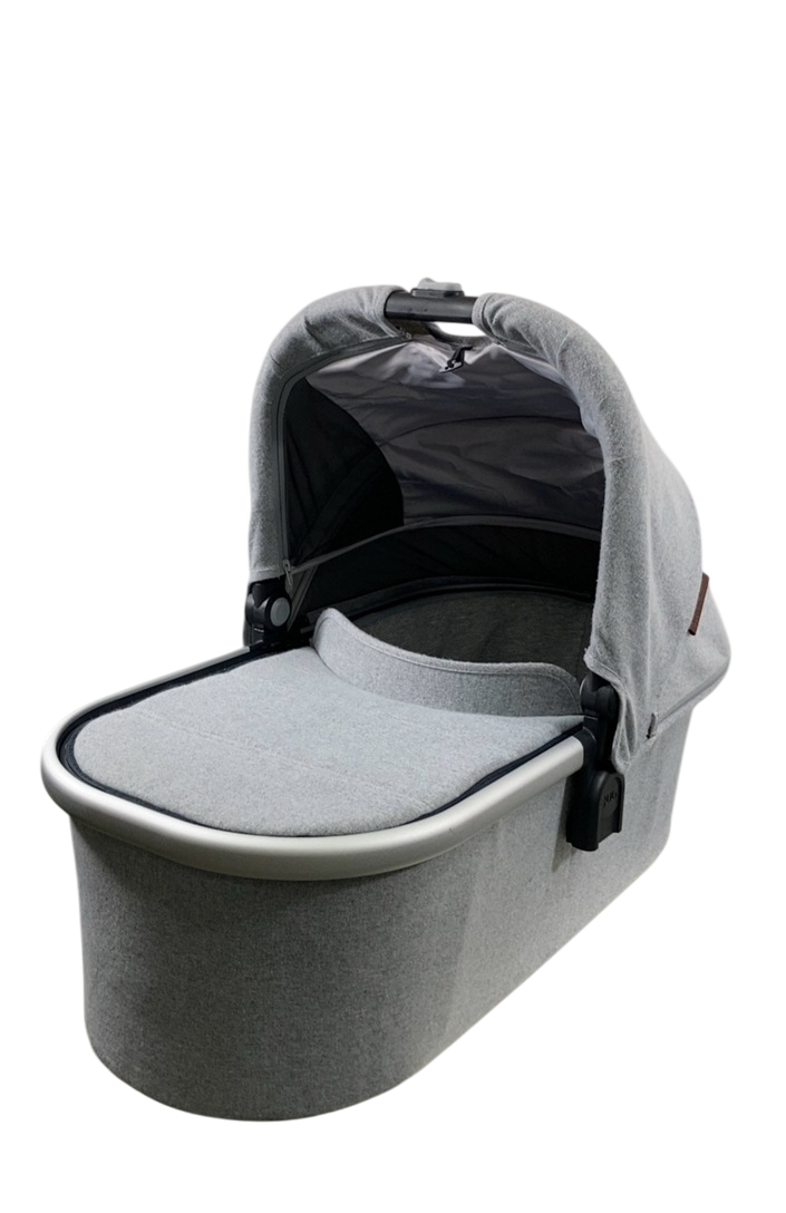 UPPAbaby V2 Bassinet, William (Chambray Oxford/Silver)