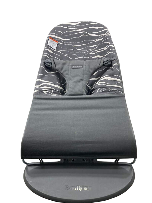 Shop BabyBjorn Bouncer Bliss, Anthracite Cotton Classic Quilt, Light Gray Frame at GoodBuy Gear
