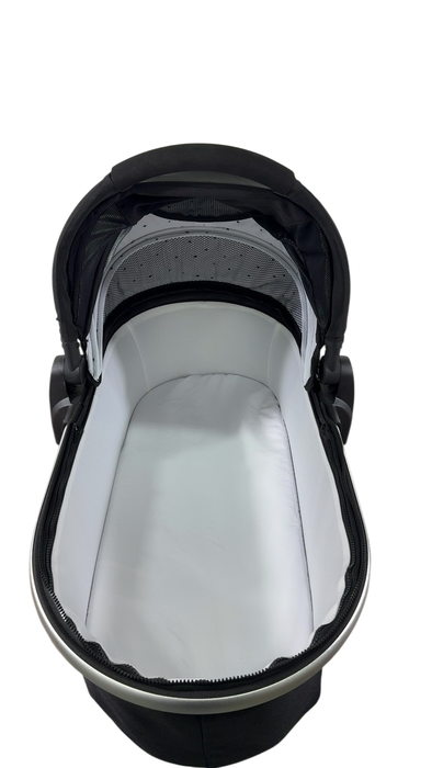Shop Mockingbird Bassinet, Black at GoodBuy Gear