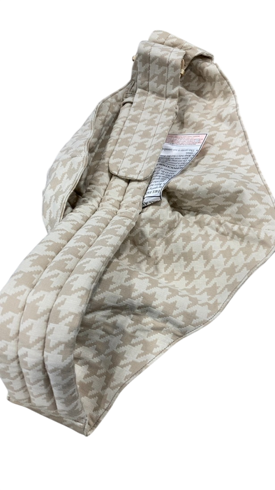 Shop Mabē The Monarch Toddler Sling, Houndstooth at GoodBuy Gear