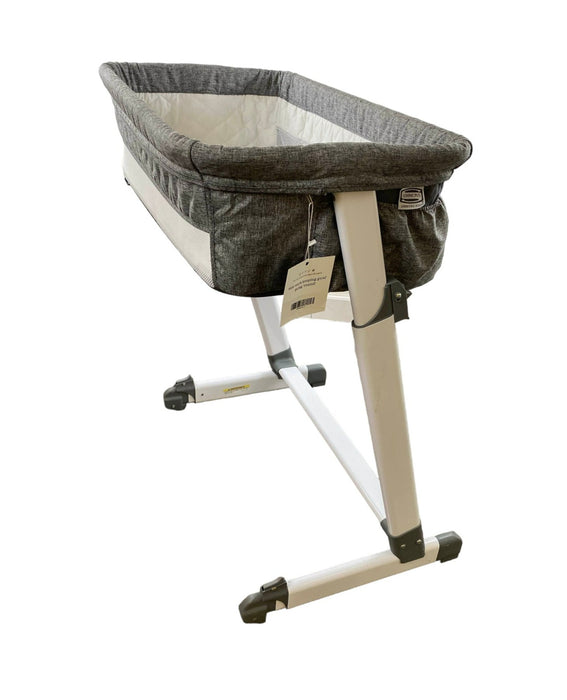 Delta Children By the Bed Deluxe Sleeper Bassinet