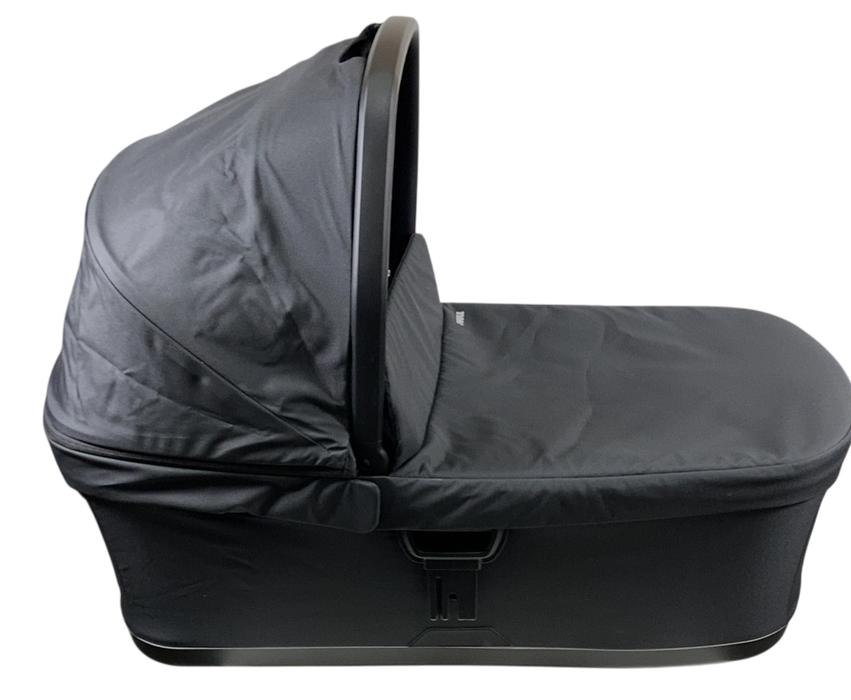 Shop Thule Urban Glide Bassinet, Black at GoodBuy Gear