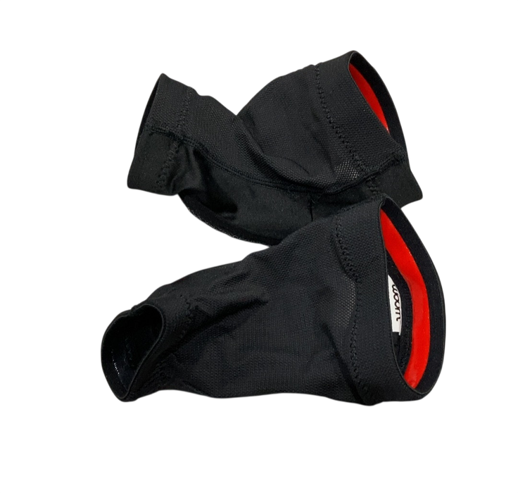 Shop Woom NEEBOWS Knee Pad Set, Small at GoodBuy Gear