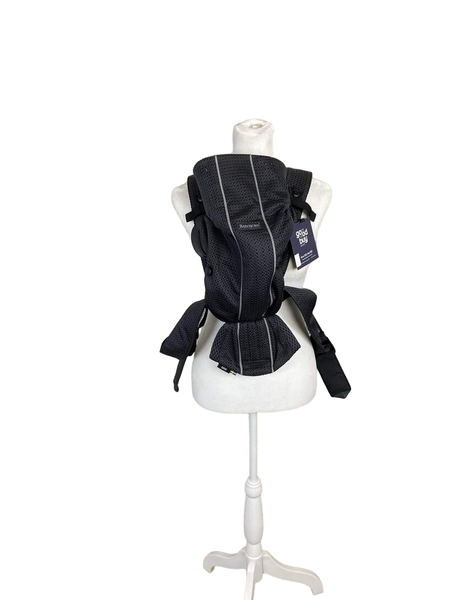 Baby bjorn 2024 black mesh carrier