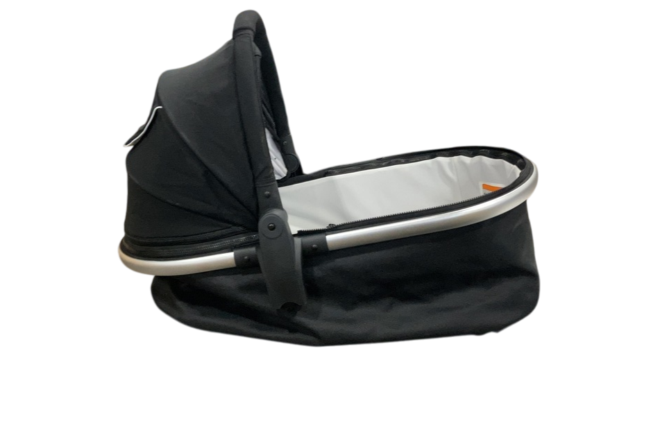 Shop Mockingbird Bassinet 2.0, Black at GoodBuy Gear