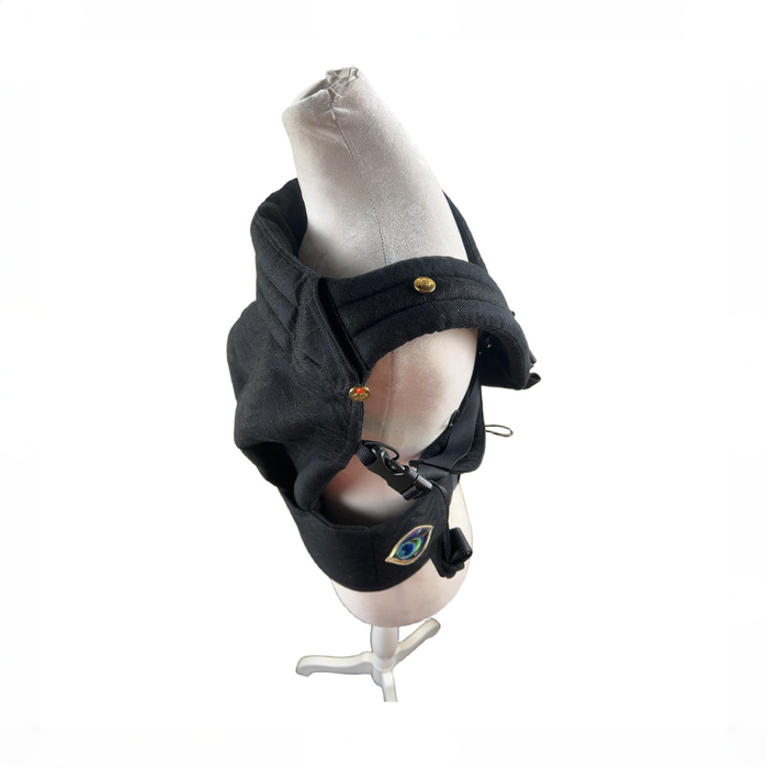 Shop Artipoppe Zeitgeist Cotton Carrier, Arrow Zorro at GoodBuy Gear