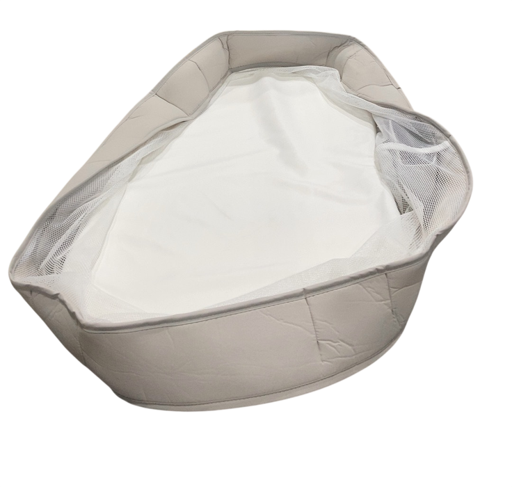 Shop Halo Bassinest Swivel Sleeper 3.0, Grey at GoodBuy Gear