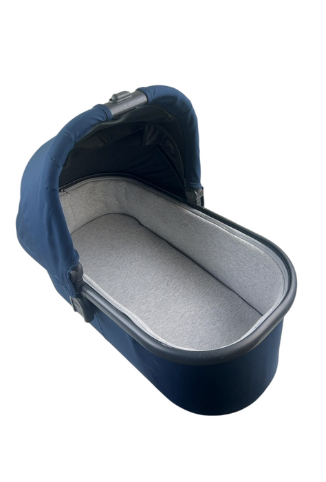 Shop UPPAbaby V2 Bassinet, Noa (Navy) at GoodBuy Gear