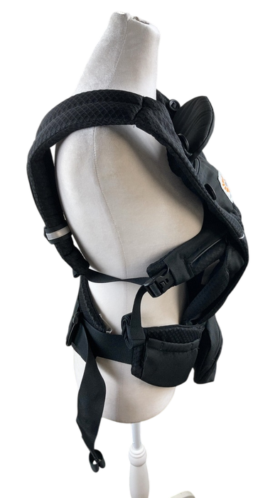 Shop Ergobaby Omni Breeze Baby Carrier, Onyx Back at GoodBuy Gear