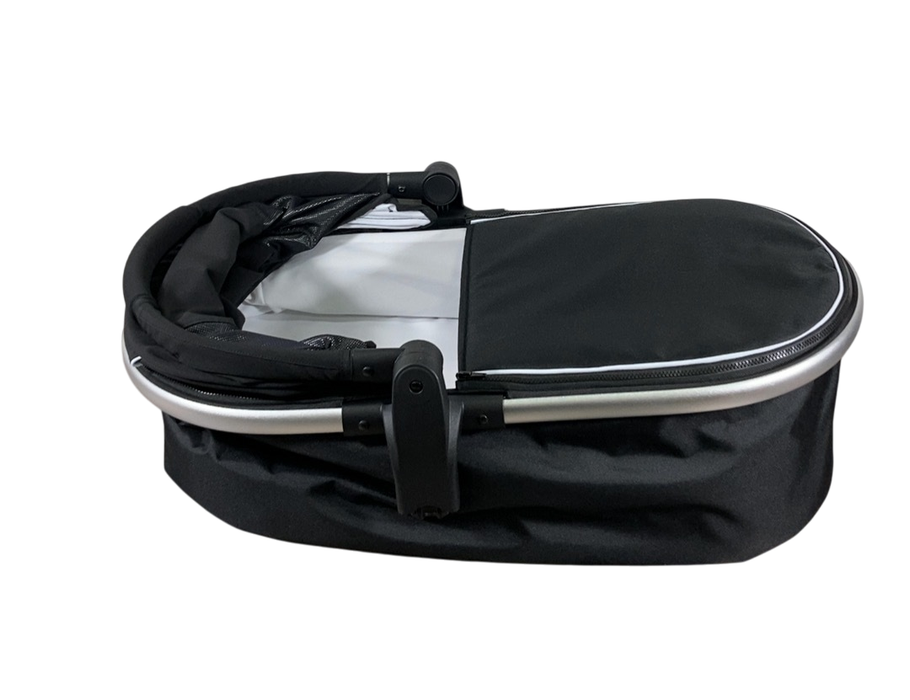 Shop Mockingbird Bassinet 2.0, Black at GoodBuy Gear