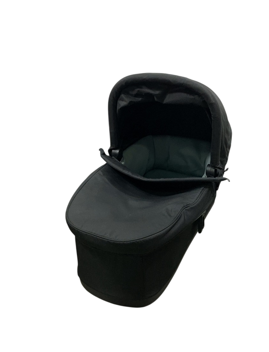 Shop Thule Urban Glide 2 Bassinet, 2021 at GoodBuy Gear