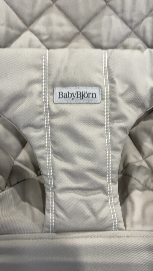 Shop BabyBjorn Bouncer Bliss, Black Frame, Sand Gray Cotton Classic Quilt at GoodBuy Gear