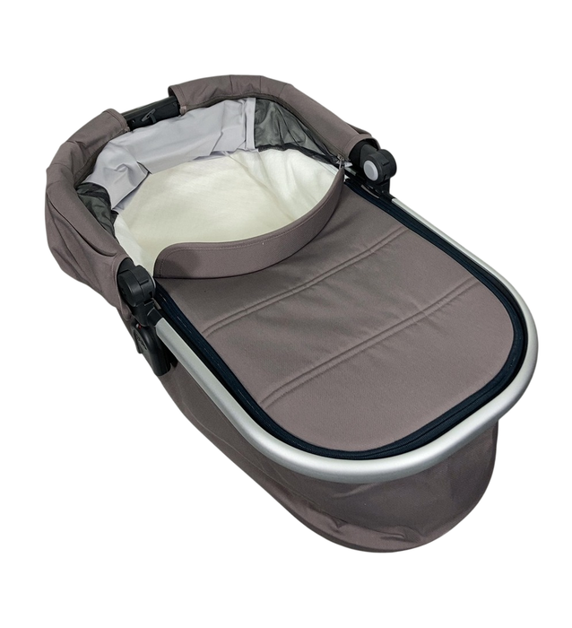 Shop UPPAbaby VISTA V2 Stroller, 2023, Theo (Dark Taupe) at GoodBuy Gear