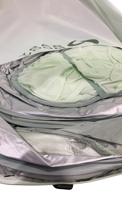 Shop Babymoov Moov & Protect Anti-UV Cooling Beach Tent, Green Lagoon at GoodBuy Gear