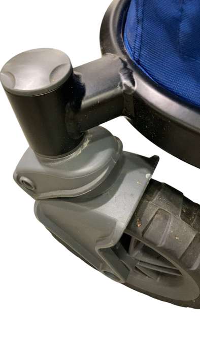 Shop Gladly Family Anthem4 Classic 4 Seater All Terrain Wagon Stroller, Electric Silver at GoodBuy Gear