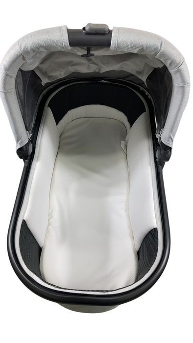 Shop UPPAbaby Bassinet V3, Savannah (Pearl Gray Jacquard) at GoodBuy Gear