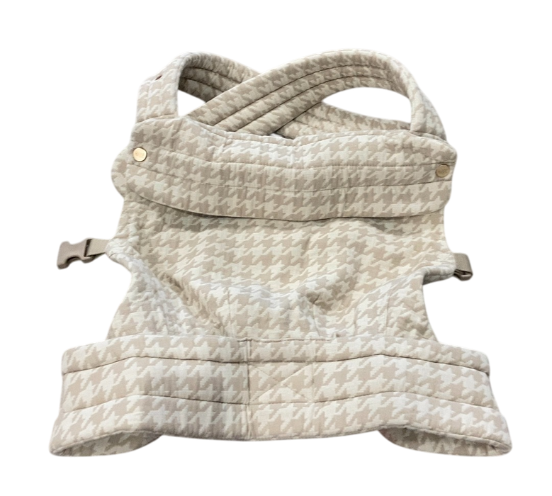 Shop Mabē The Monarch Carrier, Houndstooth at GoodBuy Gear
