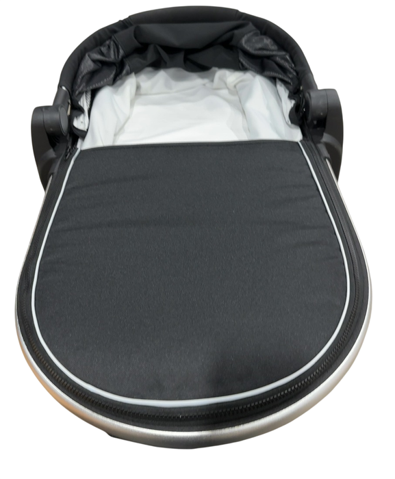 Shop Mockingbird Bassinet, Black, Pre-2026 at GoodBuy Gear