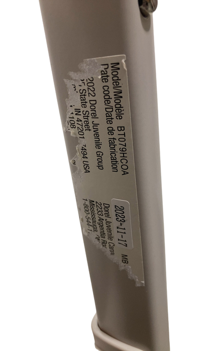 Shop Maxi-Cosi Iora Bedside Bassinet, Classic Oat at GoodBuy Gear