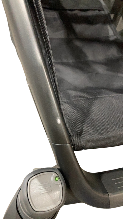 Shop UPPAbaby Vista V3 Stroller, 2024, Savannah (Pearl Gray Jacquard) at GoodBuy Gear