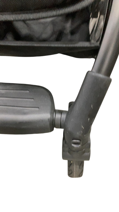 Shop Zoe The Tour Stroller, 2025, Black, V2 at GoodBuy Gear