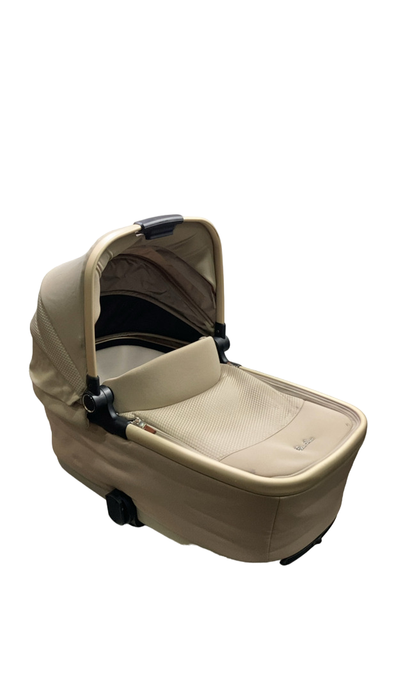 Shop Silver Cross Reef Bassinet, 2023, Stone at GoodBuy Gear