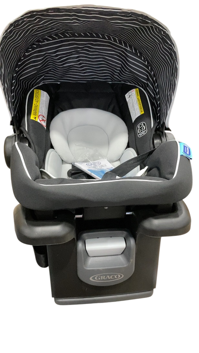 Shop Graco SnugRide 35 Lite LX Infant Car Seat, 2024, Lynwood at GoodBuy Gear