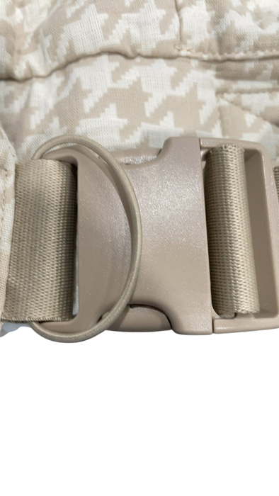 Shop Mabē The Monarch Carrier, Houndstooth at GoodBuy Gear