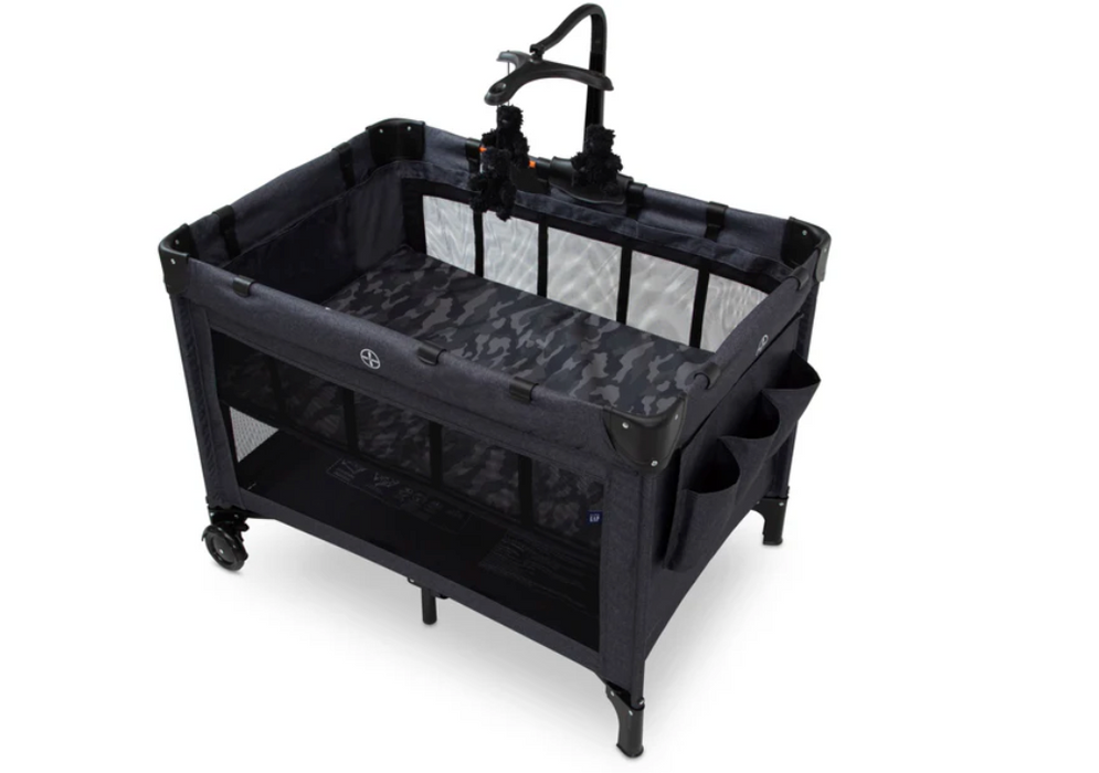 Baby Gap Deluxe Play Yard, Black Camo
