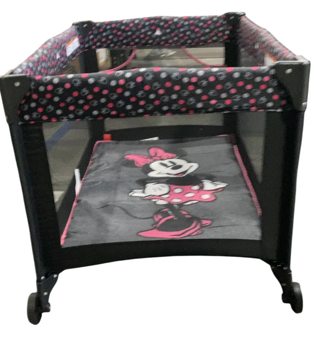 Disney Baby 3D Ultra Play Yard with Bassinet, Modern Minnie