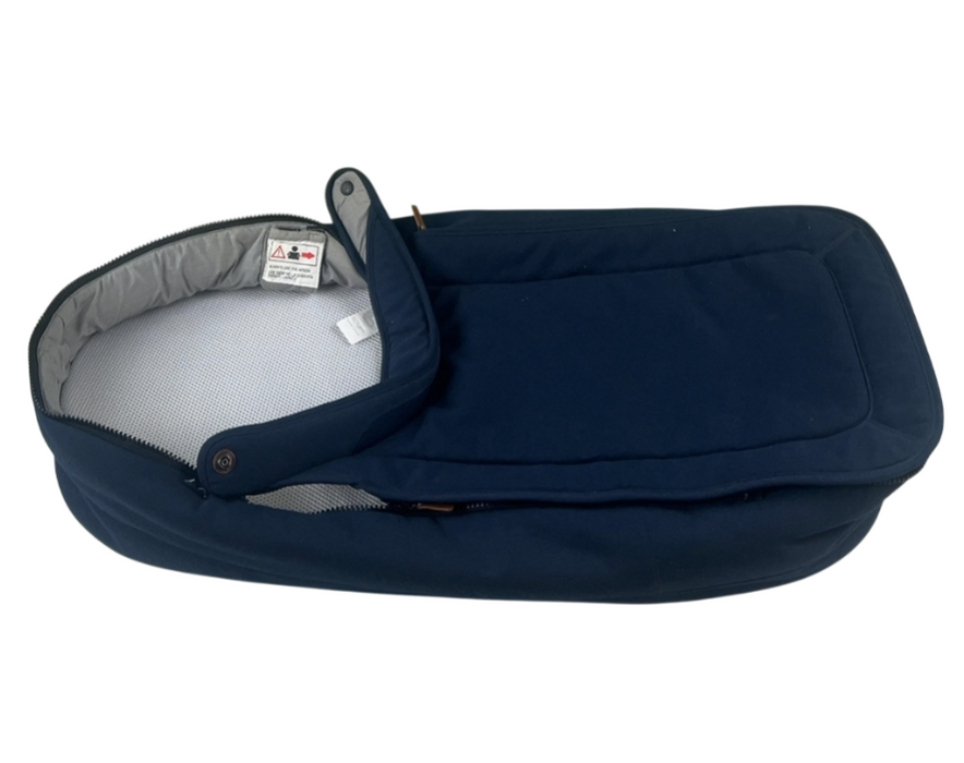 Shop Joolz Geo Carrycot, Navy at GoodBuy Gear