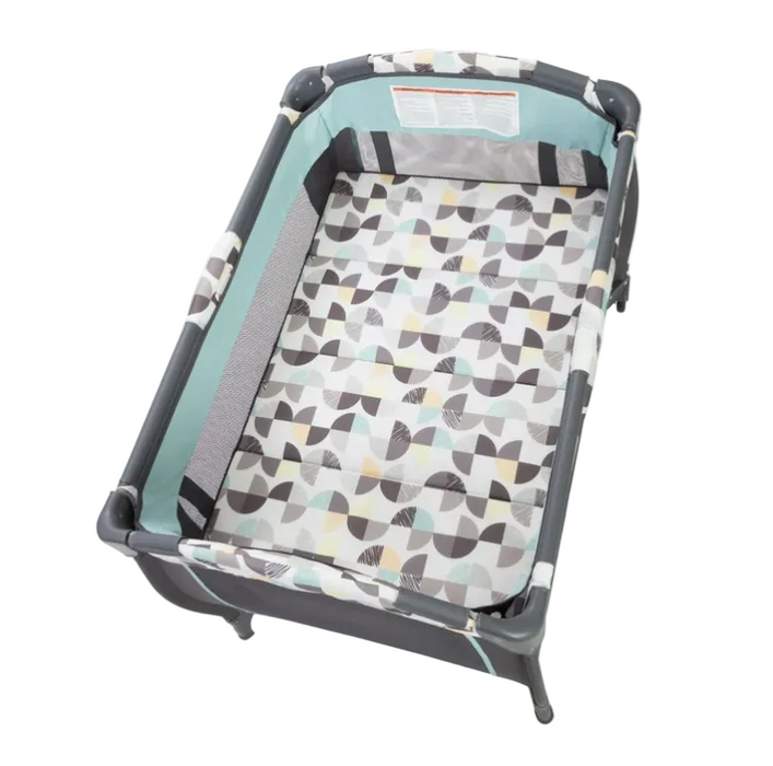 Baby Trend Trend-E Nursery Center Playard, Doodle Dots