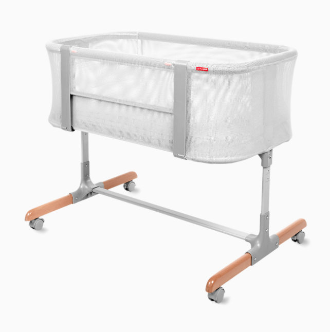 Skip Hop Cozy-Up 2-in-1 Bedside Sleeper and Bassinet, Grey