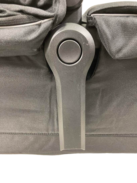Shop Thule Sleek Bassinet, Midnight Black at GoodBuy Gear