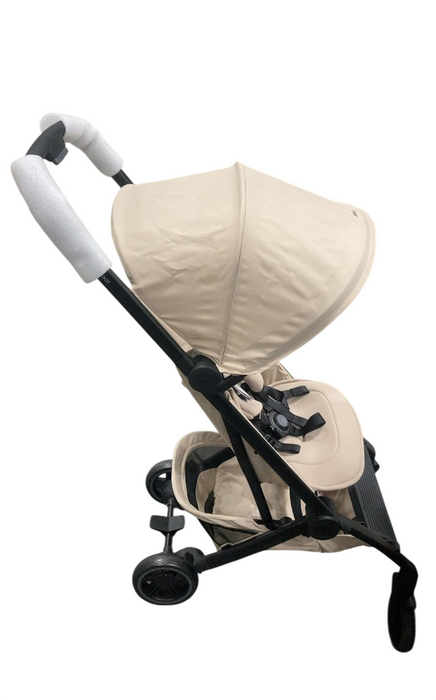 Shop Joolz Dot Ultra Lightweight Travel Stroller, 2025, Dune Beige at GoodBuy Gear