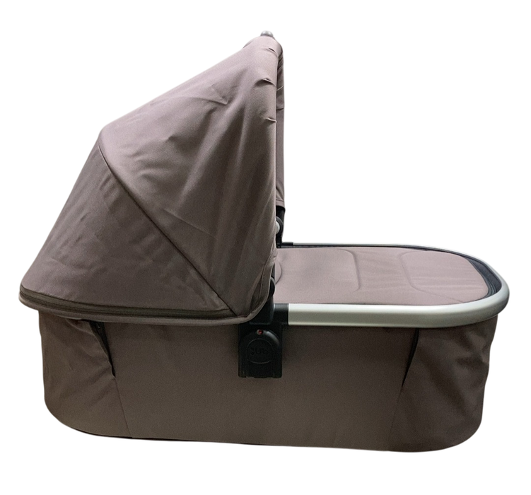 Shop UPPAbaby Bassinet V3, Theo (Dark Taupe) at GoodBuy Gear