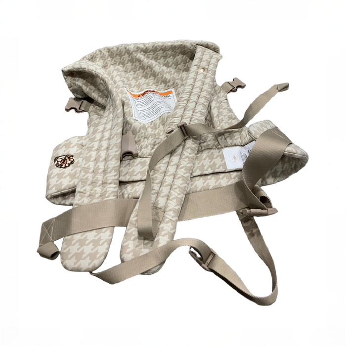 Shop Mabē The Monarch Carrier, Houndstooth at GoodBuy Gear