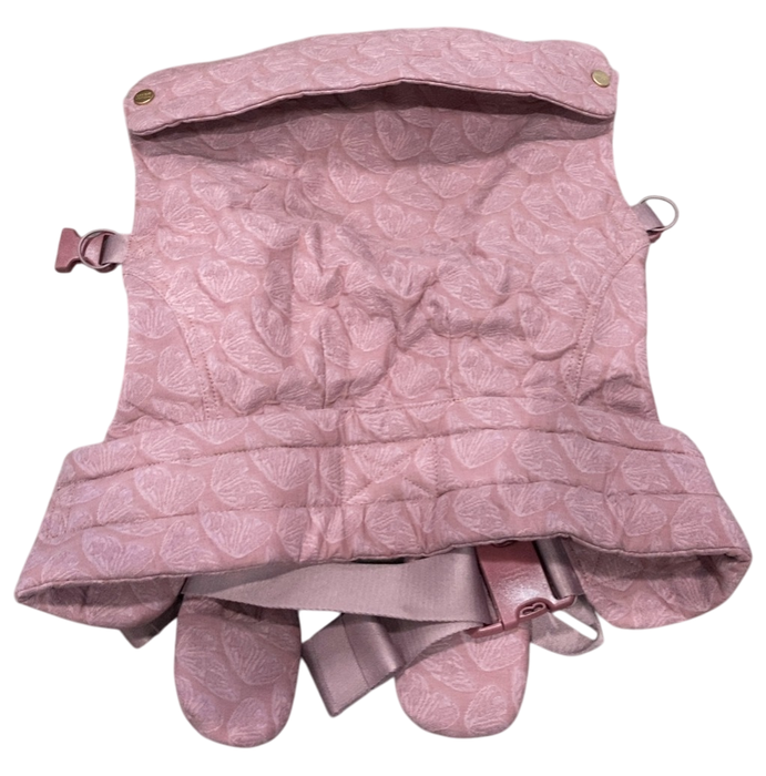 Mabē The Monarch Carrier, Pink butterflies