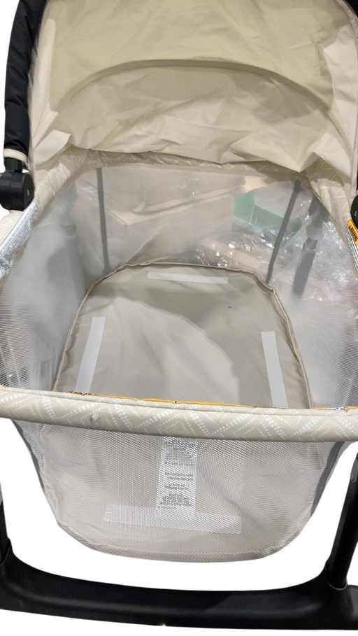 Shop Graco Day2dream Portable Bassinet at GoodBuy Gear