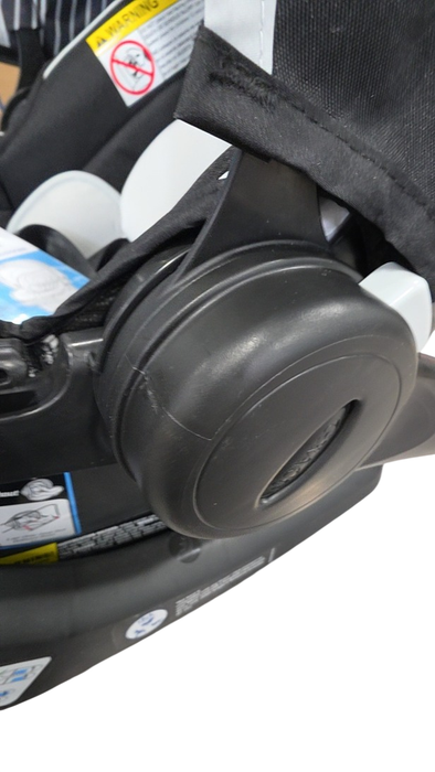 Shop Graco SnugRide Lite LX Infant Car Seat, 2024, Studio at GoodBuy Gear