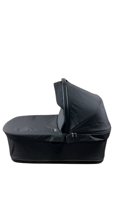 Shop Thule Urban Glide 3/4 Bassinet, Black at GoodBuy Gear