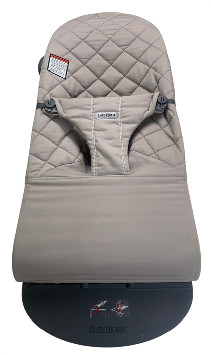 Shop BabyBjorn Bouncer Bliss, Dark Gray Frame, Sand Gray Cotton Classic Quilt at GoodBuy Gear