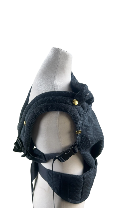 Shop Artipoppe Zeitgeist Cotton Carrier, Arrow Zorro at GoodBuy Gear