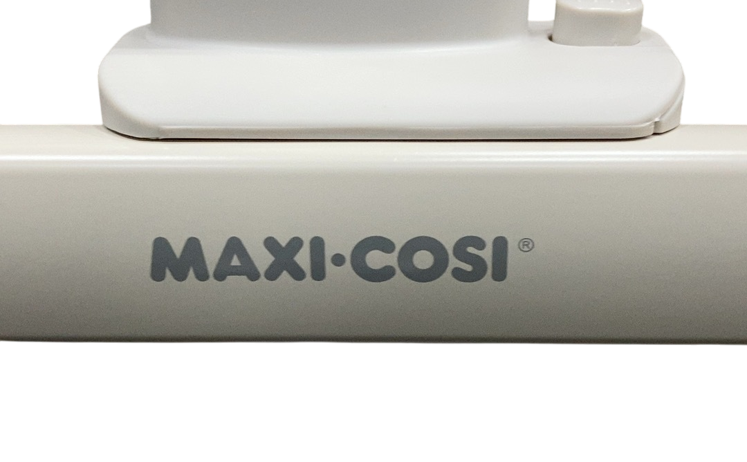 Shop Maxi-Cosi Iora Bedside Bassinet, Classic Oat at GoodBuy Gear