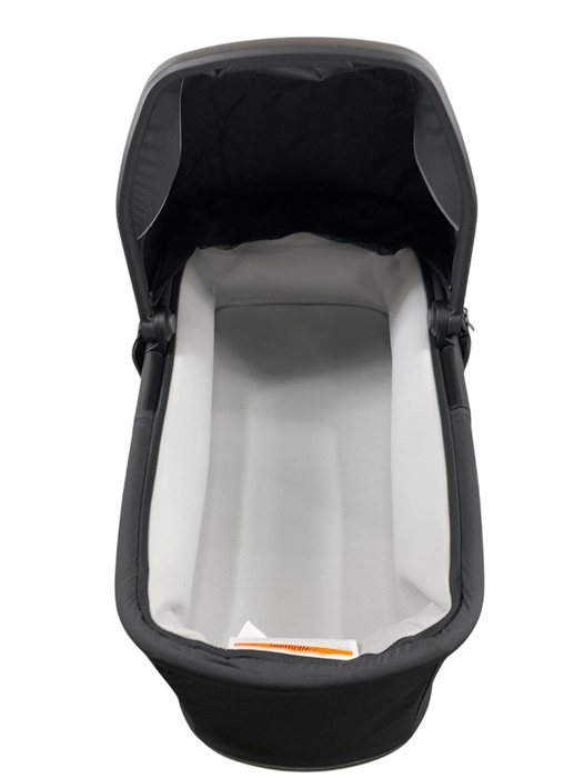 Shop Thule Urban Glide 3/4 Bassinet, Black at GoodBuy Gear