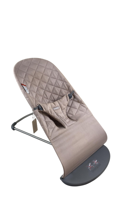 Shop BabyBjorn Bouncer Bliss, Dark Gray Frame, Sand Gray Cotton Classic Quilt at GoodBuy Gear